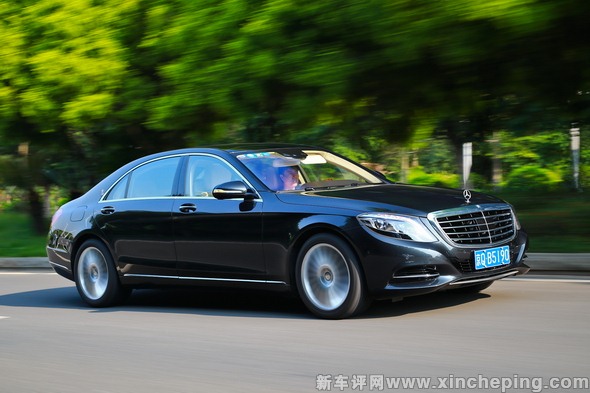 奔驰S500L多少钱 披着轿车外衣的轿跑车