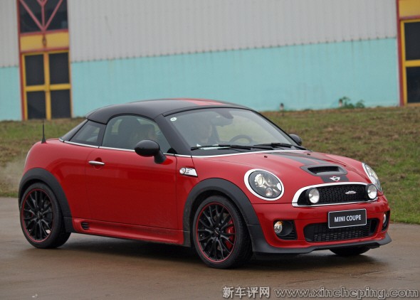 车评 原创车评 mini coupe/roadster一如其它mini车型,跑车版的买家也