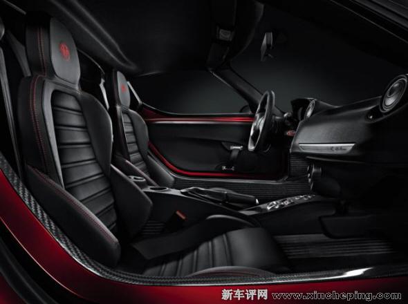 近日,阿尔法罗密欧公布了全新跑车4c的内饰图片.从图中我高清图片