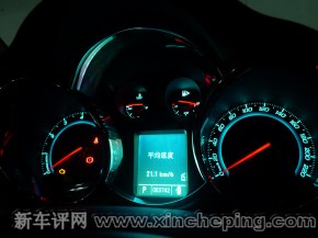 科鲁兹1.6 1.8驾驶装备细节怎么样 雪佛兰科鲁兹评测 新车高清图片