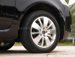 轮圈设计稳重，符合大7 MPV的商务定位。