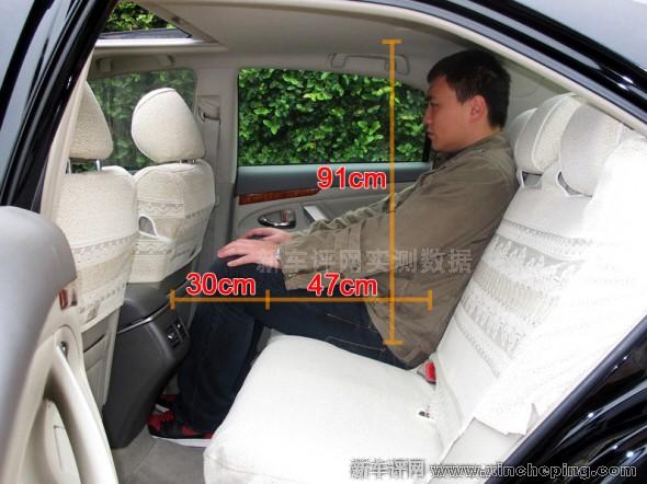 【凯美瑞后排空间表现】